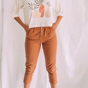 ALMOND HIGH-WAISTED CROPPED PANTS